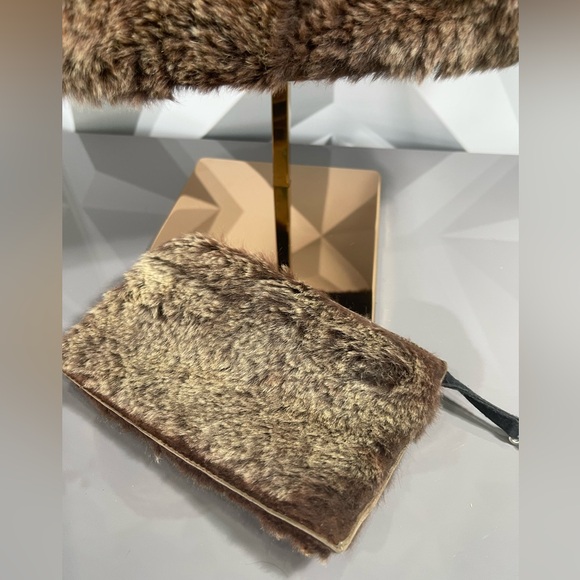 🌟Chanel🌟 Fur Tote Bag with Removable Pouch Rabbit Fur - Picture 9 of 14